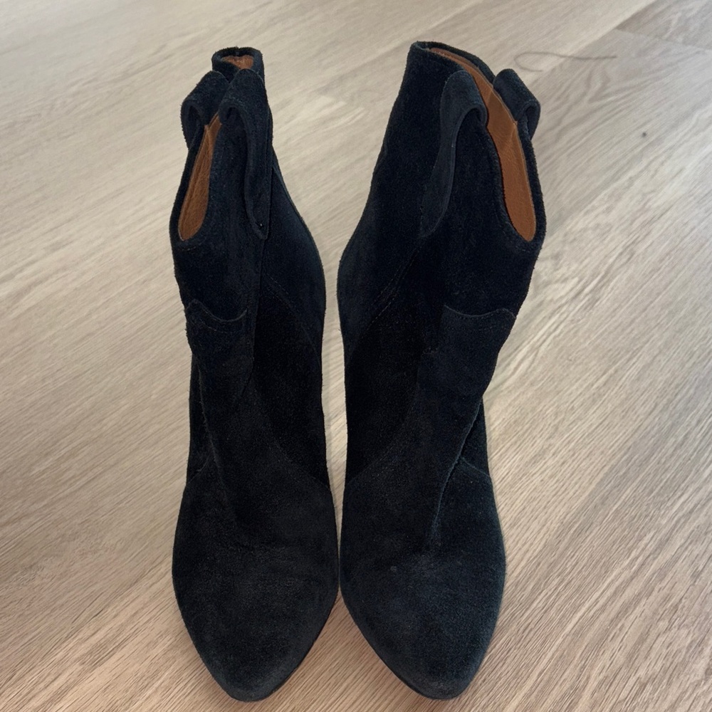 Chic Black Suede Heeled Boots